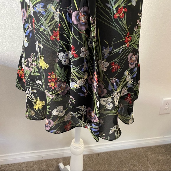 Max Studio Floral Tropical Tie Front Sleeveless Ruffle Blouse - Picture 8 of 15